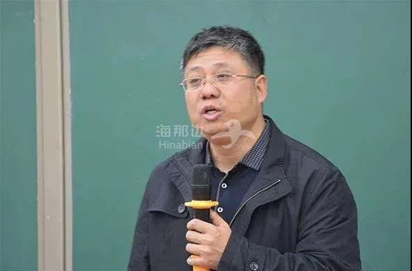 4-23文 苗怀明：南京大学文学院教授.jpg