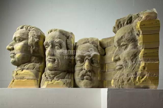 07-Mount Rushmore Made From Old Phone Books 旧电话本雕刻的美国总统山.jpg