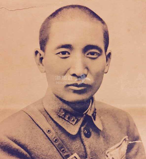 张治中（1890年10月27日——1969年4月6日），原名本尧，字警魄，后改名治中，字文白，安徽省巢县.jpg