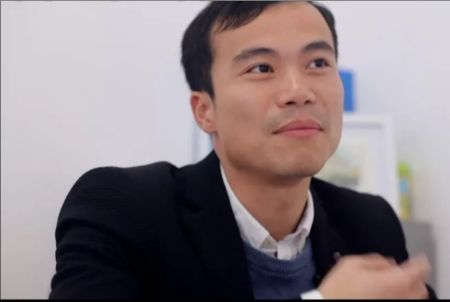 在Mallorca市经营房地产中介和旅行社的Minwei Jiang ..