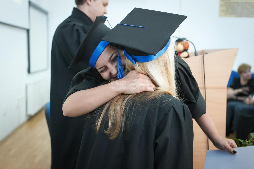 graduation-g44f890f11_1920.jpg