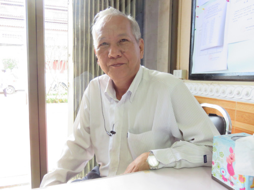 娶了老挝妻子的华人。 ..