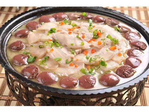 资料图。东北美食之一:白肉血肠。来源:国际在线 ..