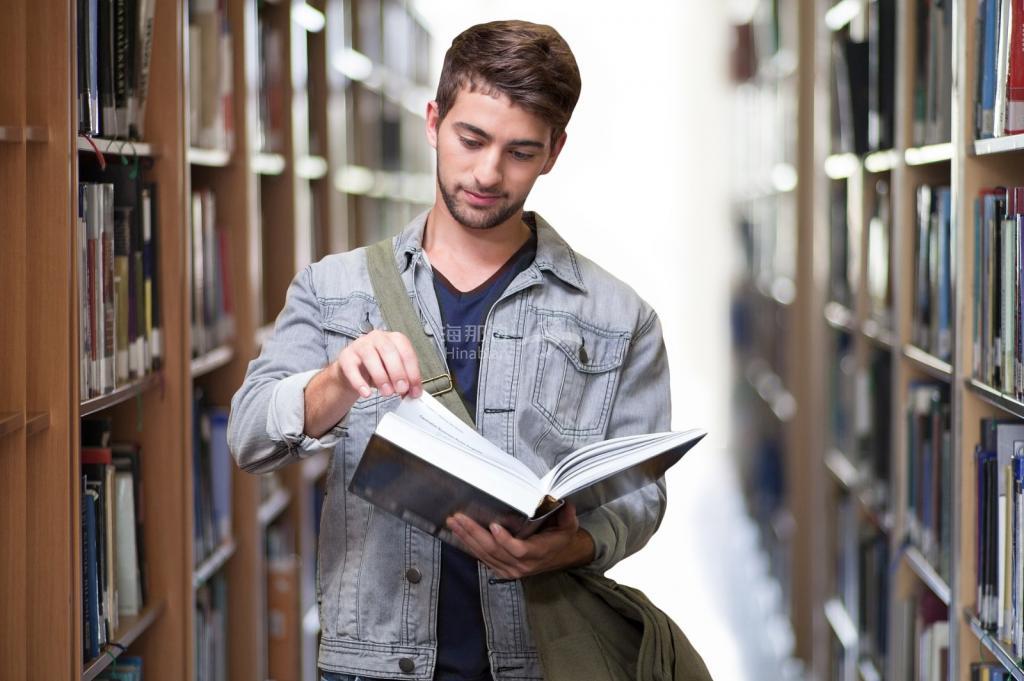 college-student-g74934aa1f_1920.jpg