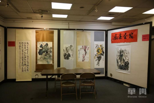 画廊内部展出的中国画。 ..